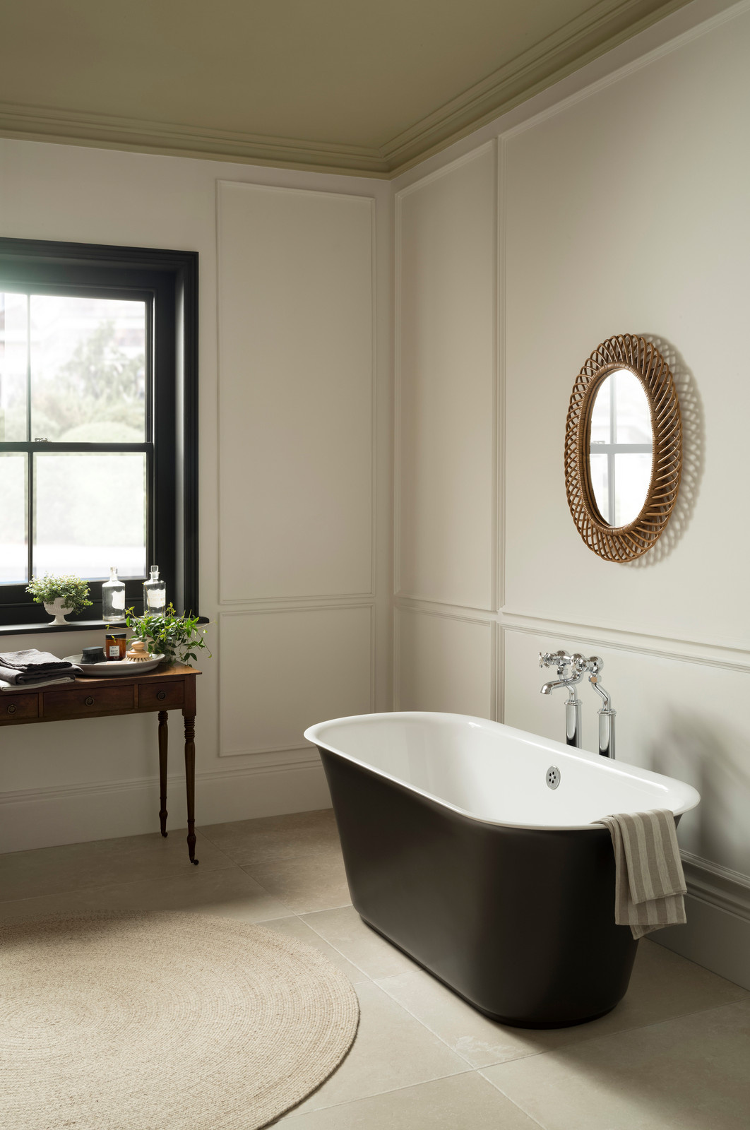 Обложка проекта: Monochrome от Paint & Paper Library