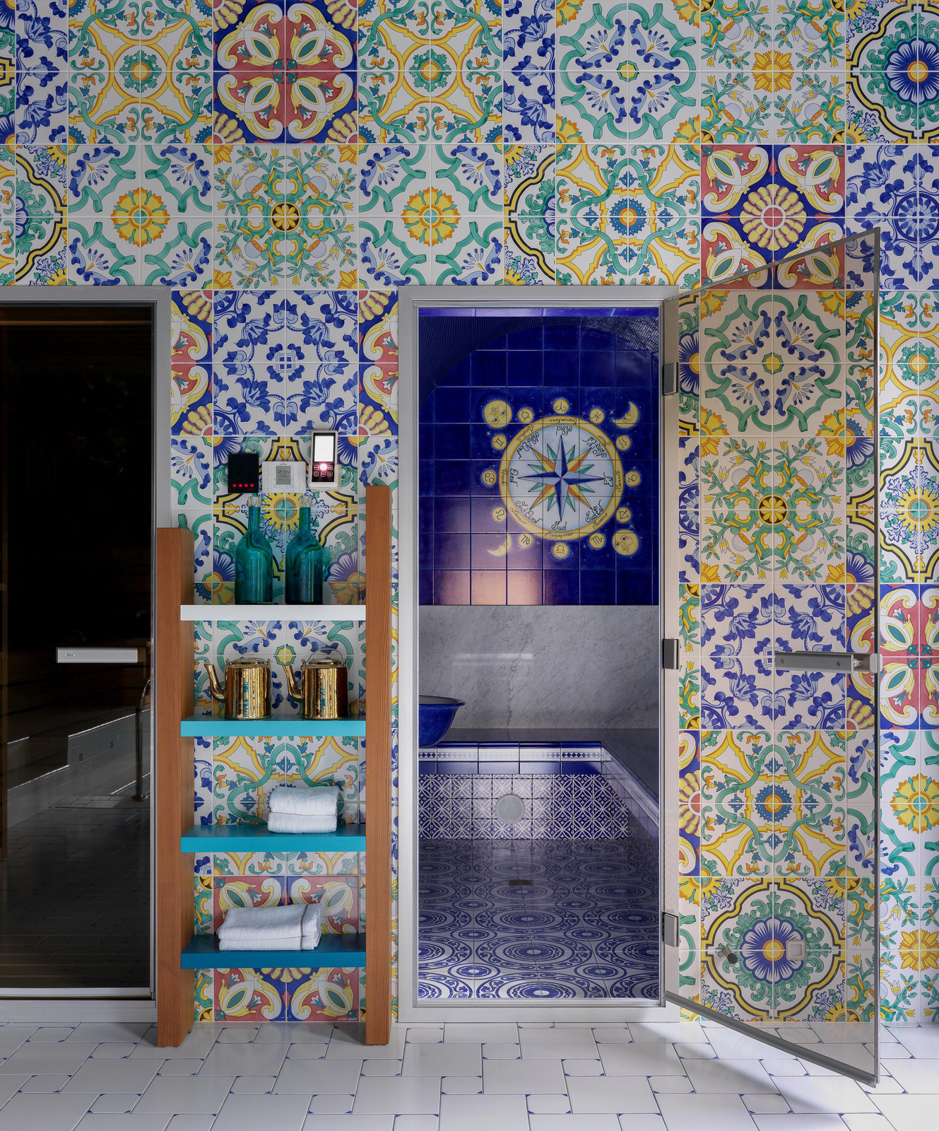 Зона бассейна. Загородный дом Шале