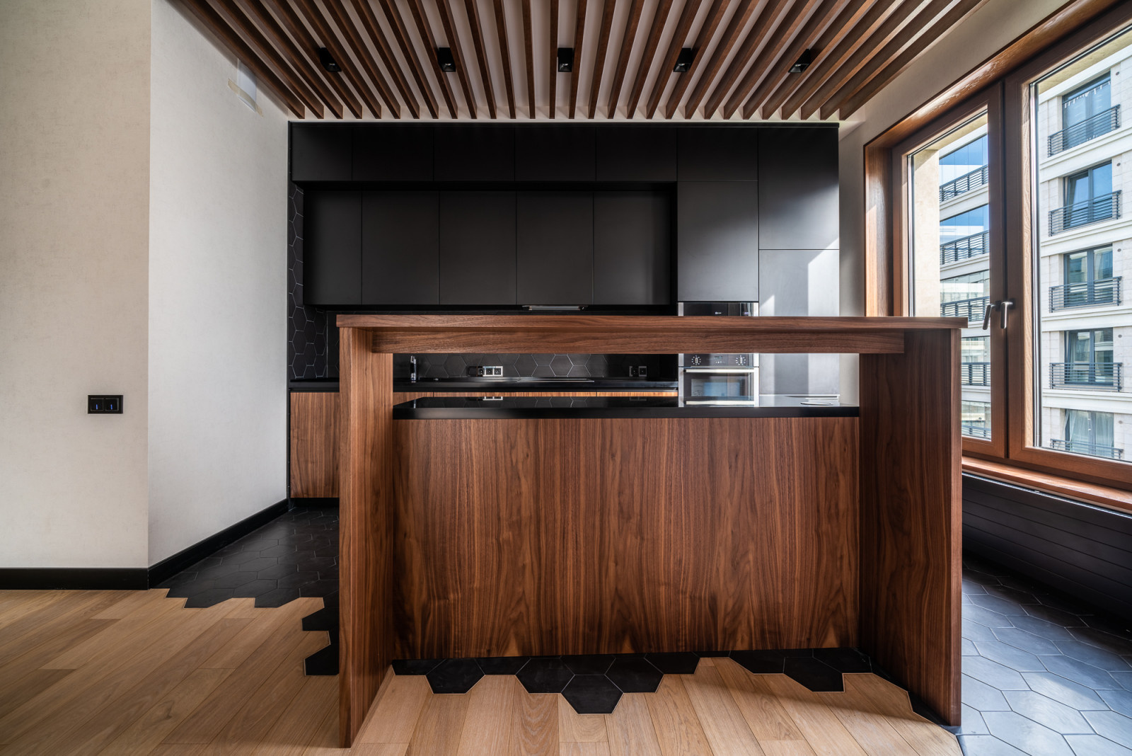 Крестовский де Люкс