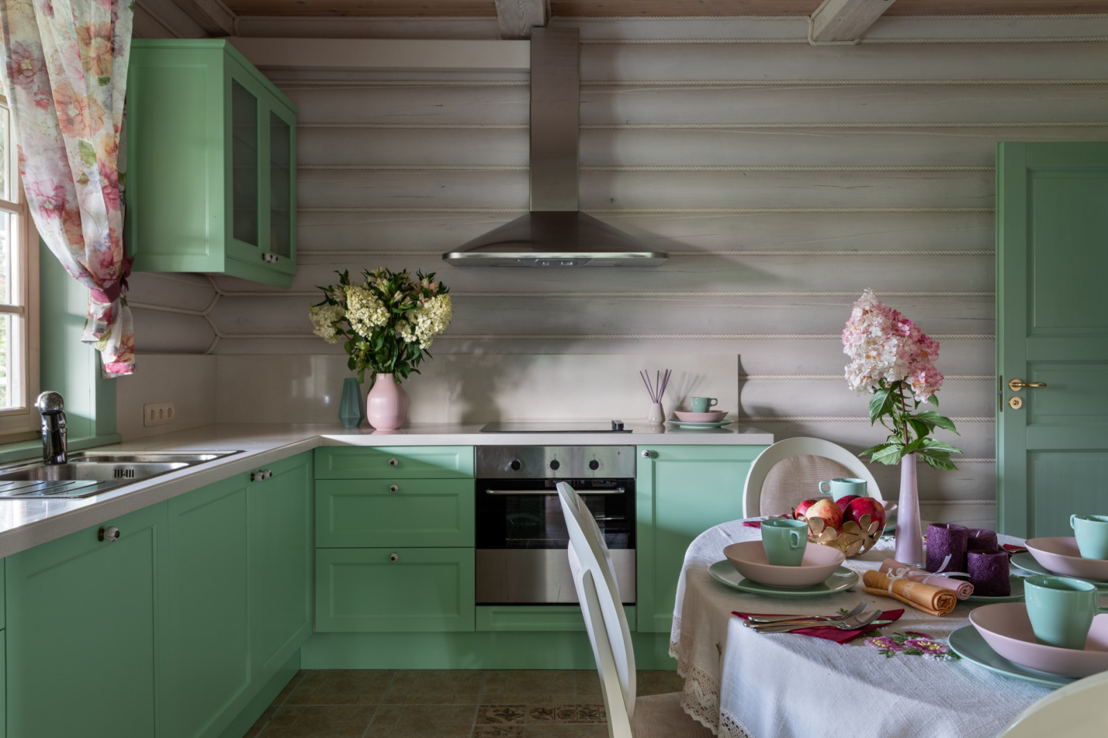 До и после: 4 проекта с удачной перекраской шкафа