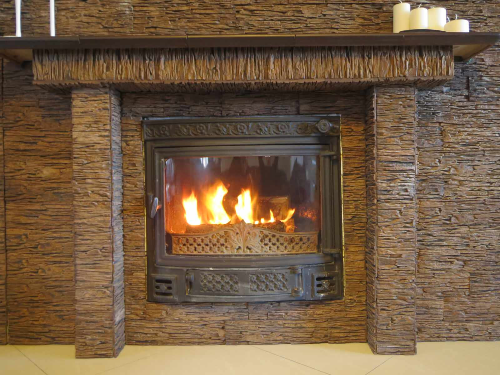 Камин с водным контуром в дачном доме в д. Бовбли