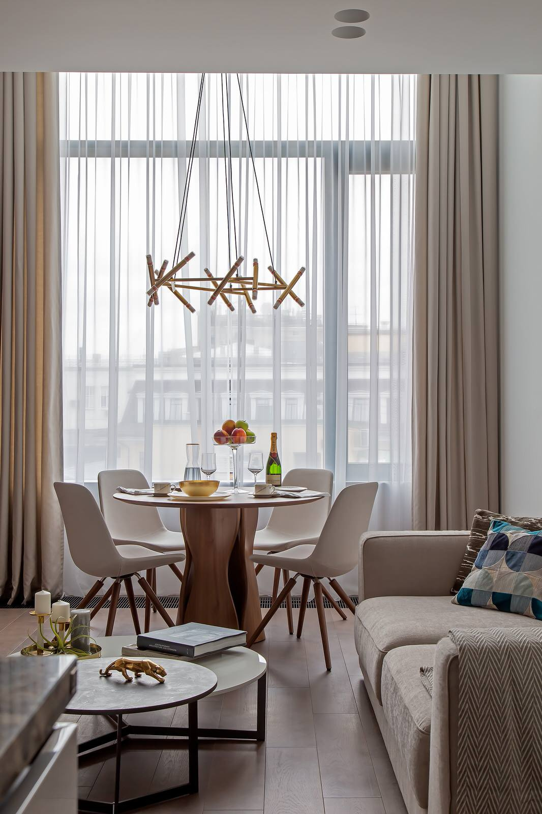 Как правильно: Выбрать бежевые шторы