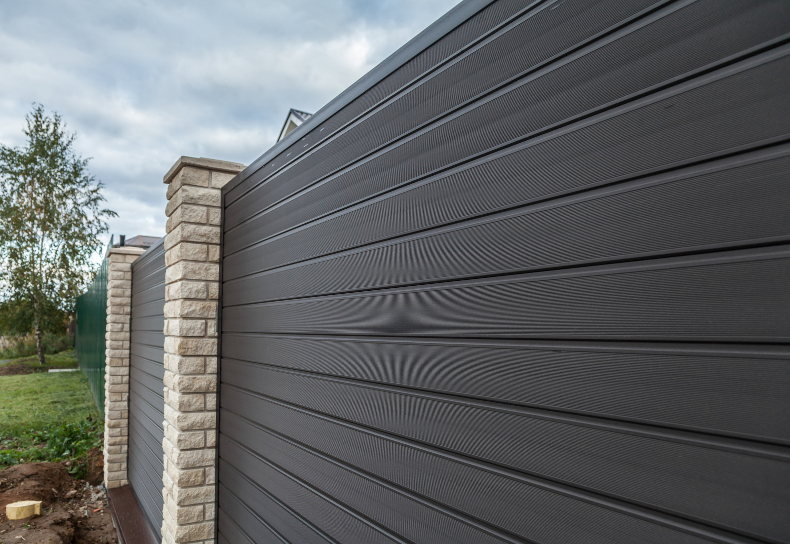 Заборы из ДПК