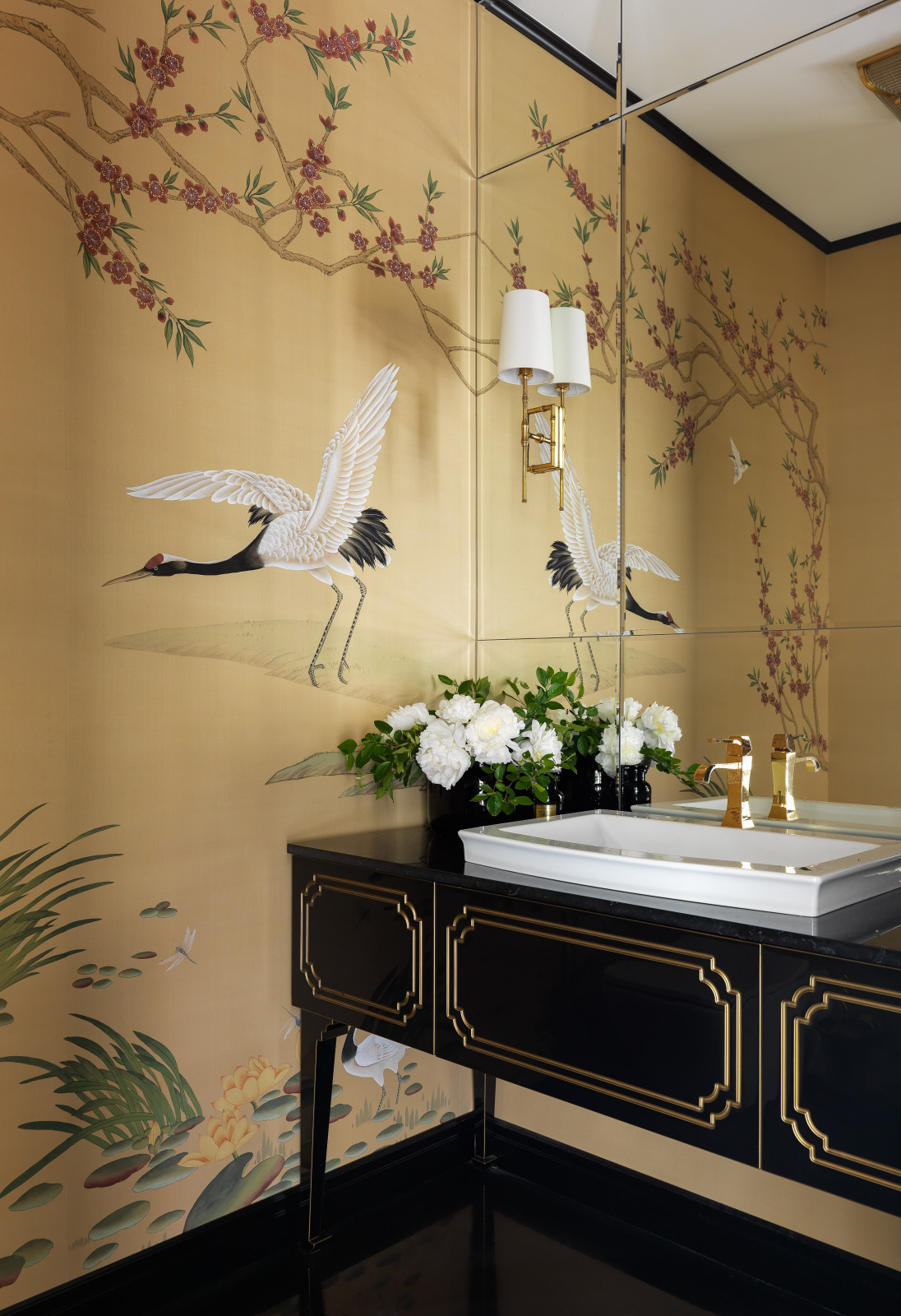 Фоновое изображение профиля Майя / Виктория