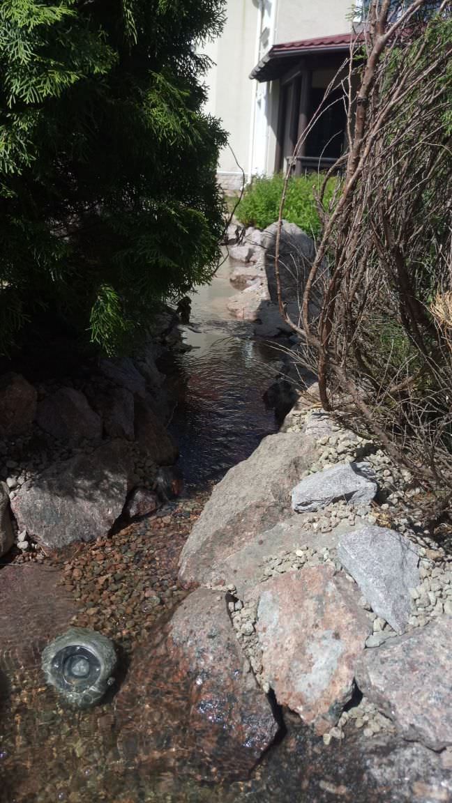 Декоративный водоём с рыбой в Агалатово (ЛО)