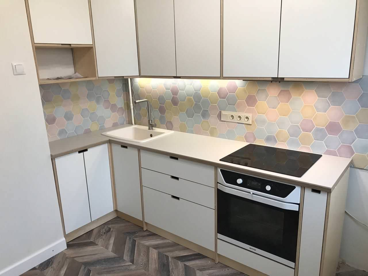 Кухня из фанеры, фасады - фанера с итальянским пластиком Abet Laminati