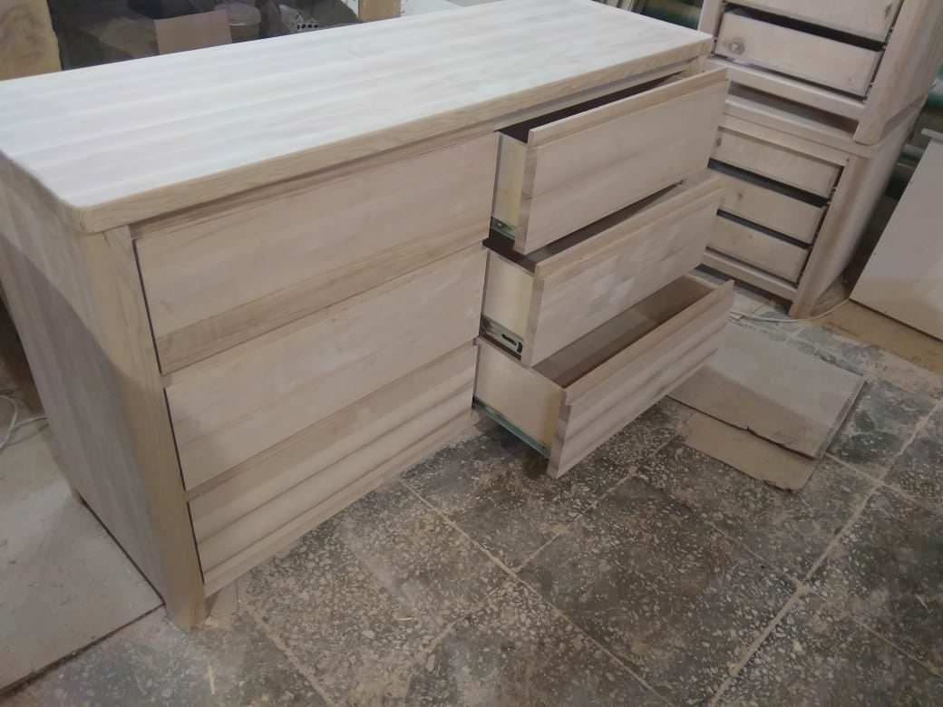 Комод из массива бука