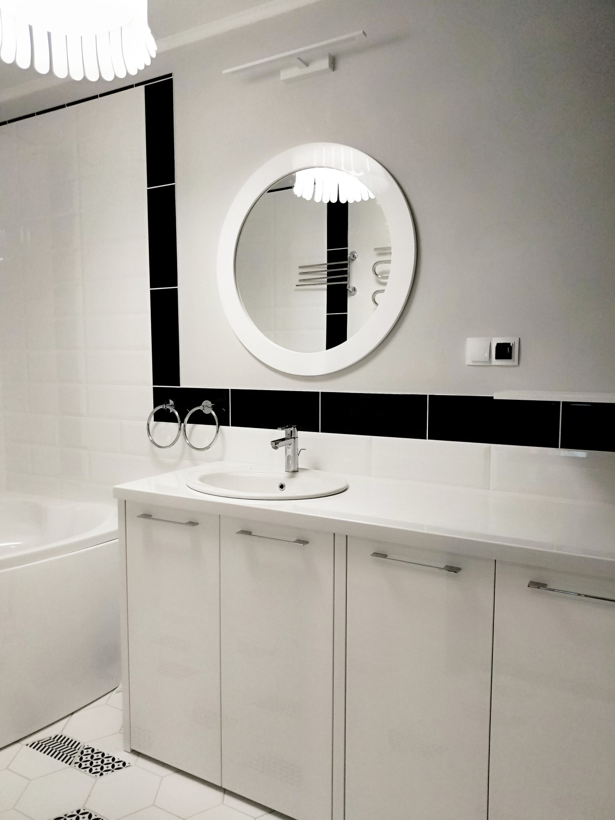 Обложка проекта: Графичная ванная комната