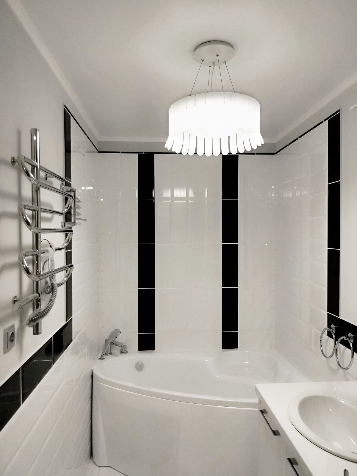 Графичная ванная комната