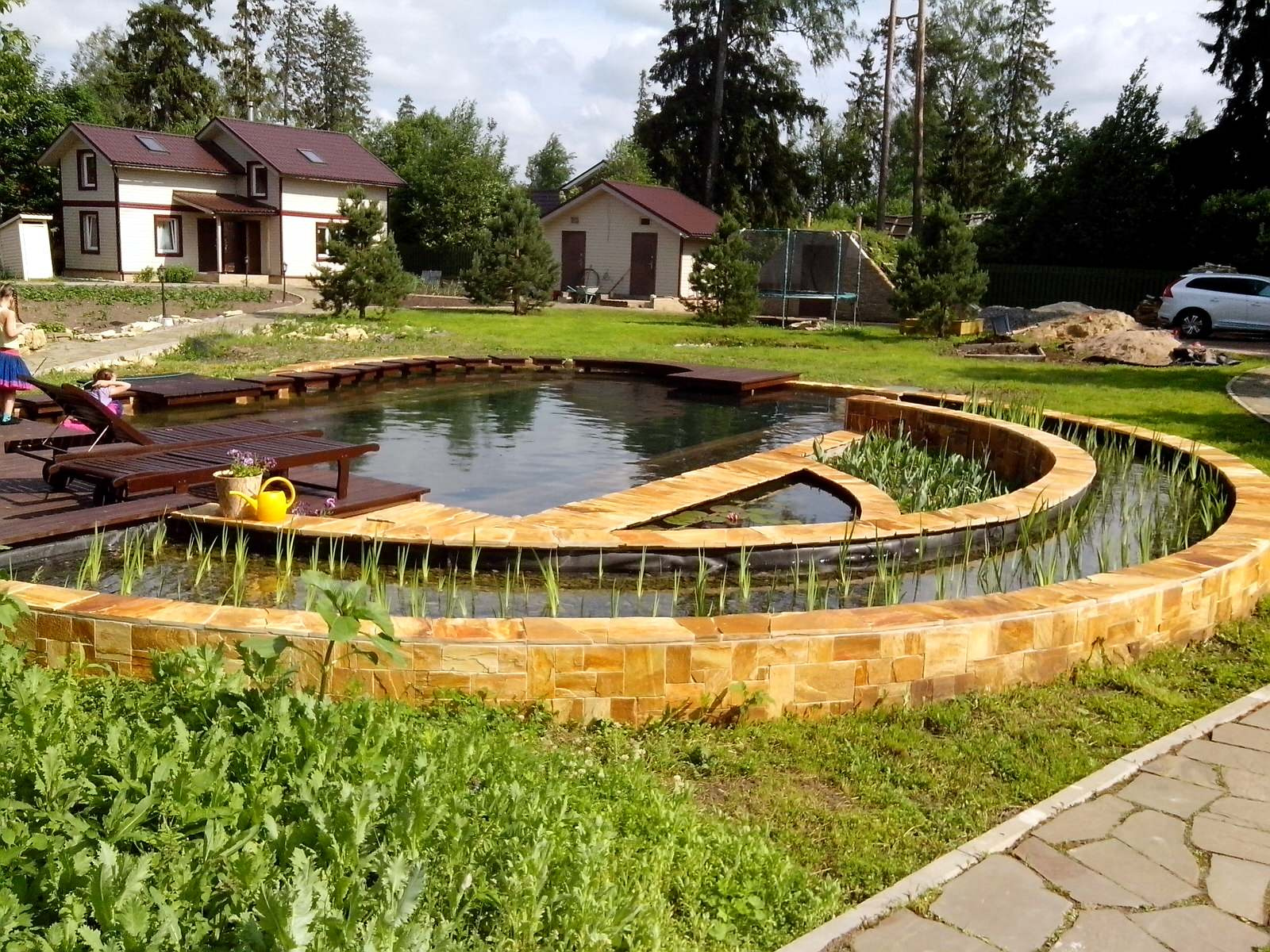 Плавательный водоём в п. Елизаветино (Лен. обл.)