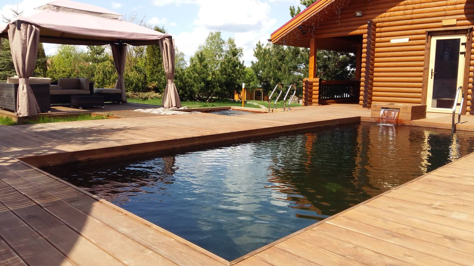 Плавательный водоём с купелью в п. Борисово
