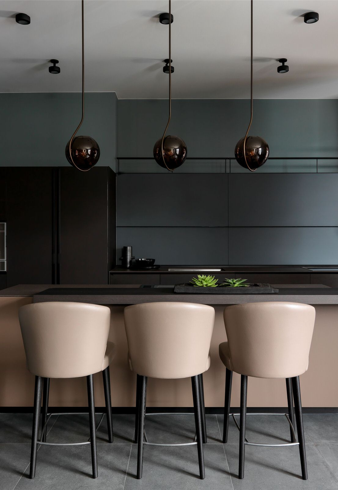 Houzz тур: Квартира с «Известной личностью в сиянии»