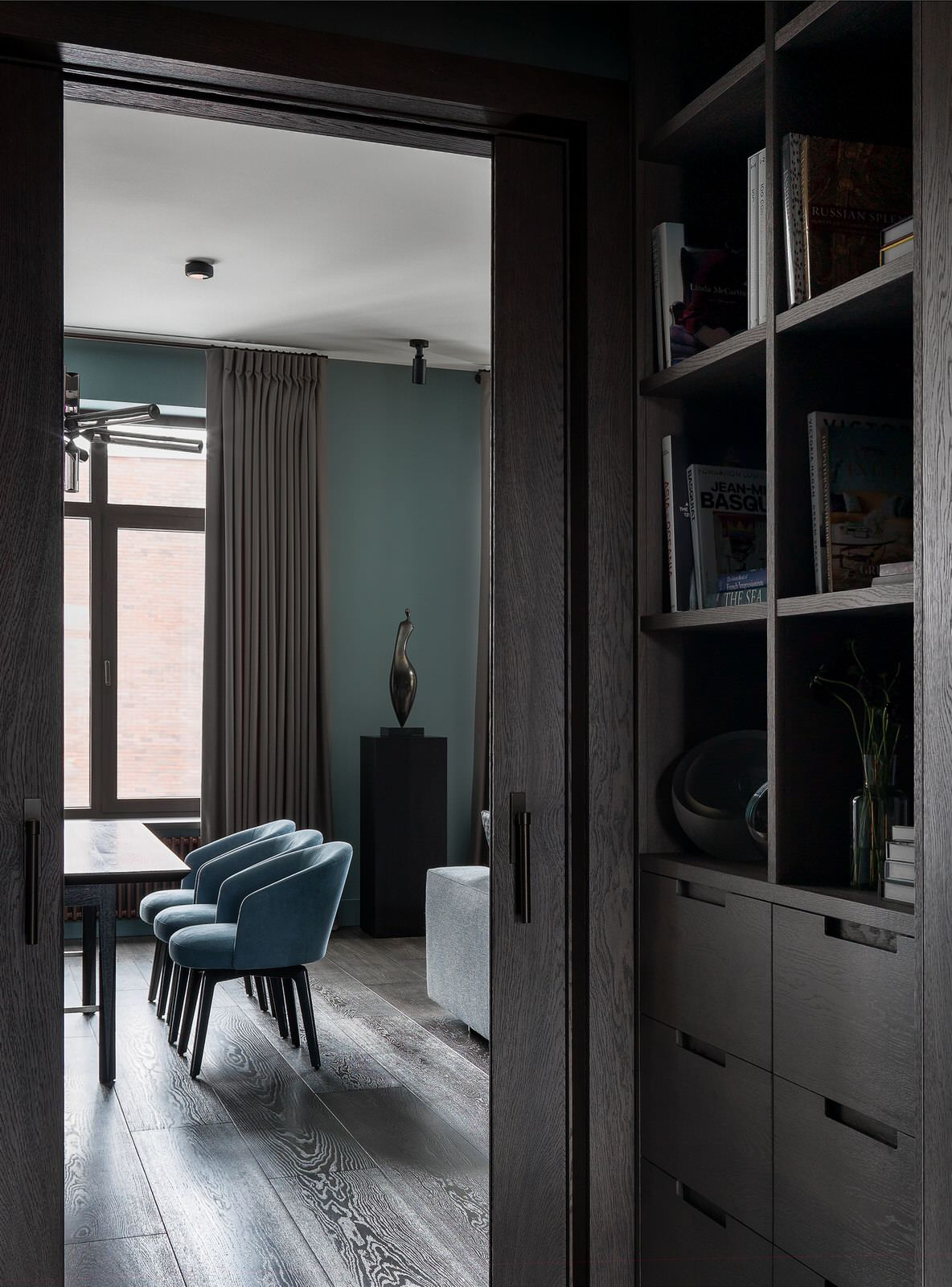 Houzz тур: Квартира с «Известной личностью в сиянии»