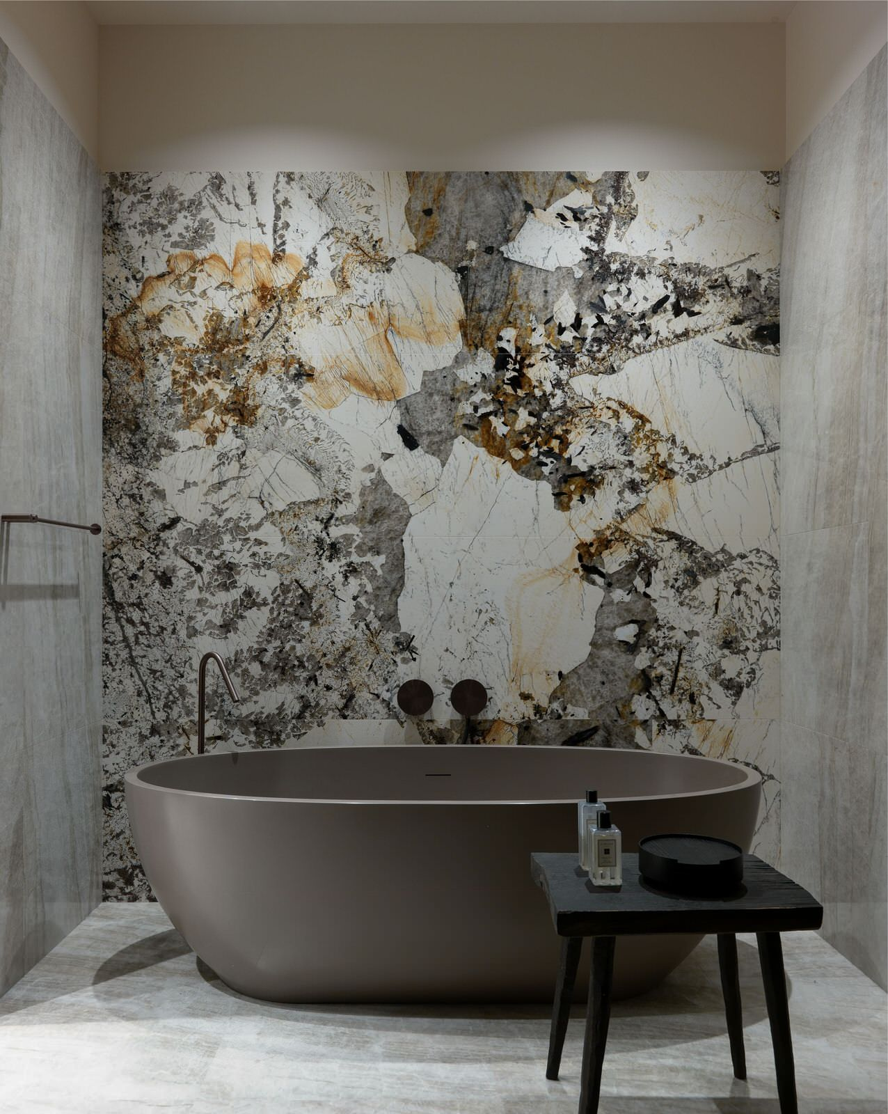 Houzz тур: Квартира с «Известной личностью в сиянии»