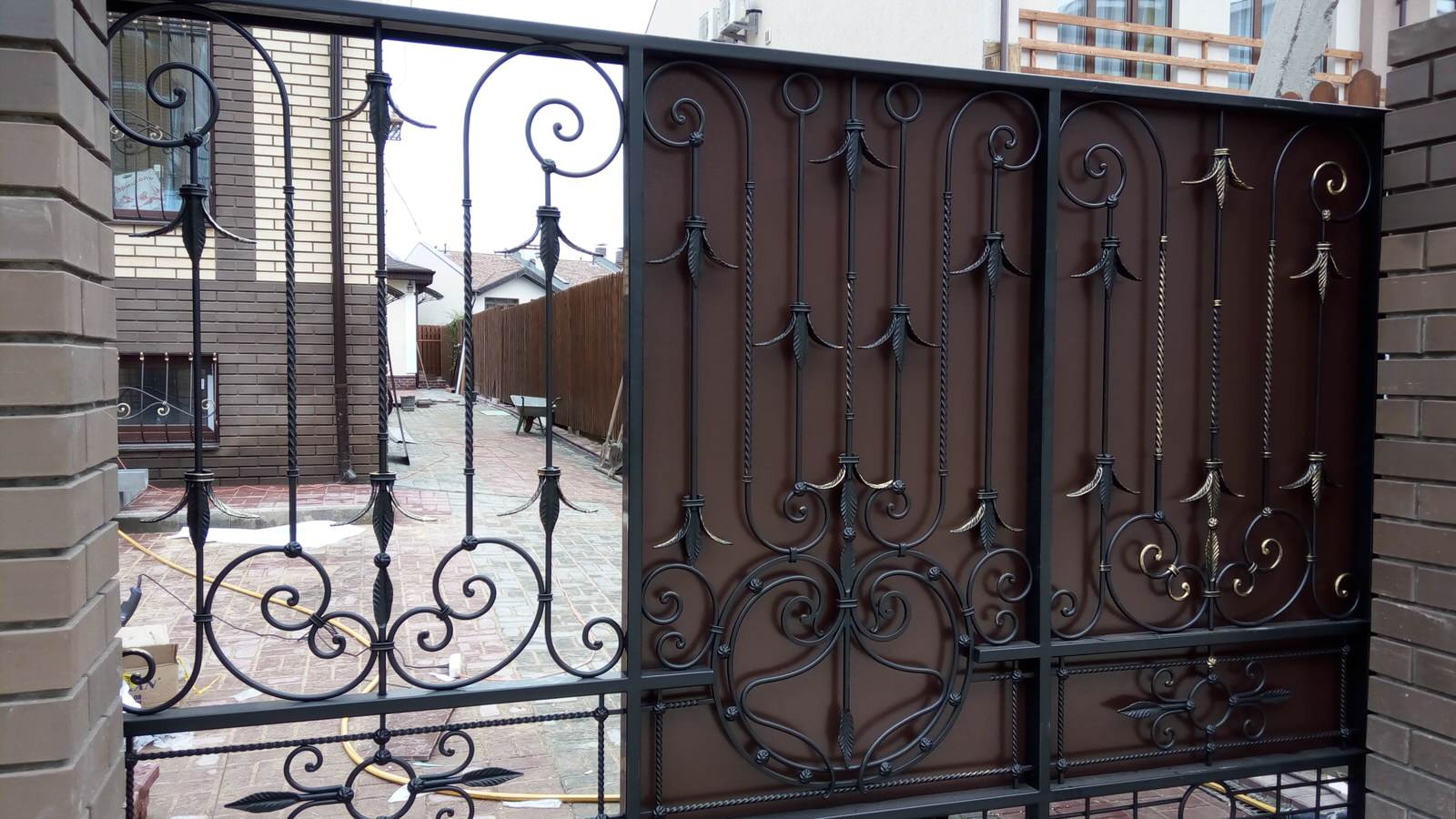 Обложка проекта: откатные кованые ворота, кованая калитка