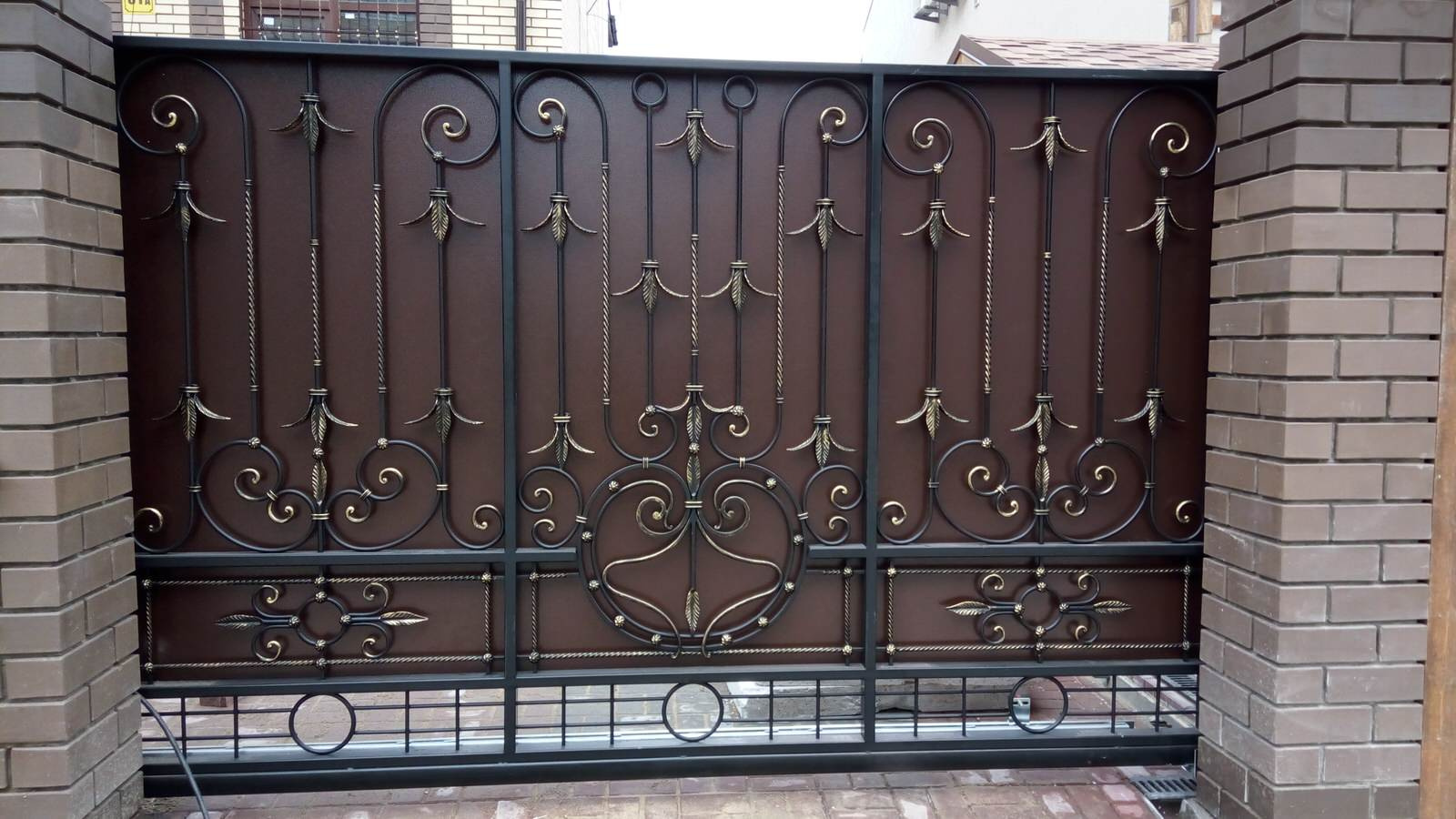 откатные кованые ворота, кованая калитка