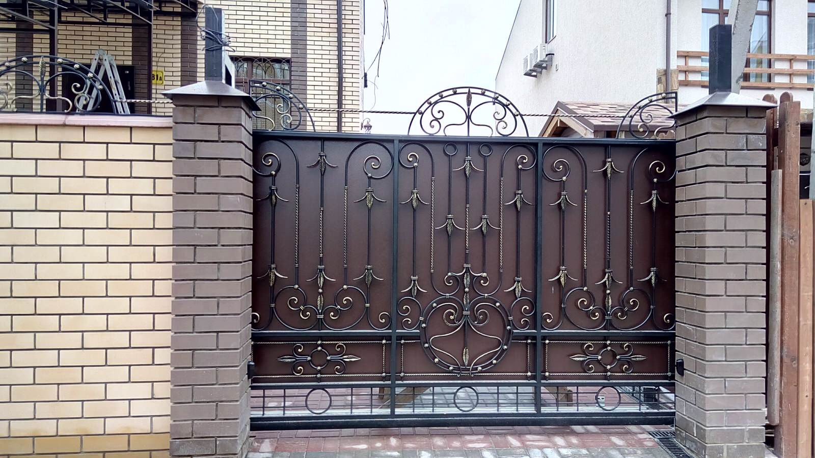 откатные кованые ворота, кованая калитка
