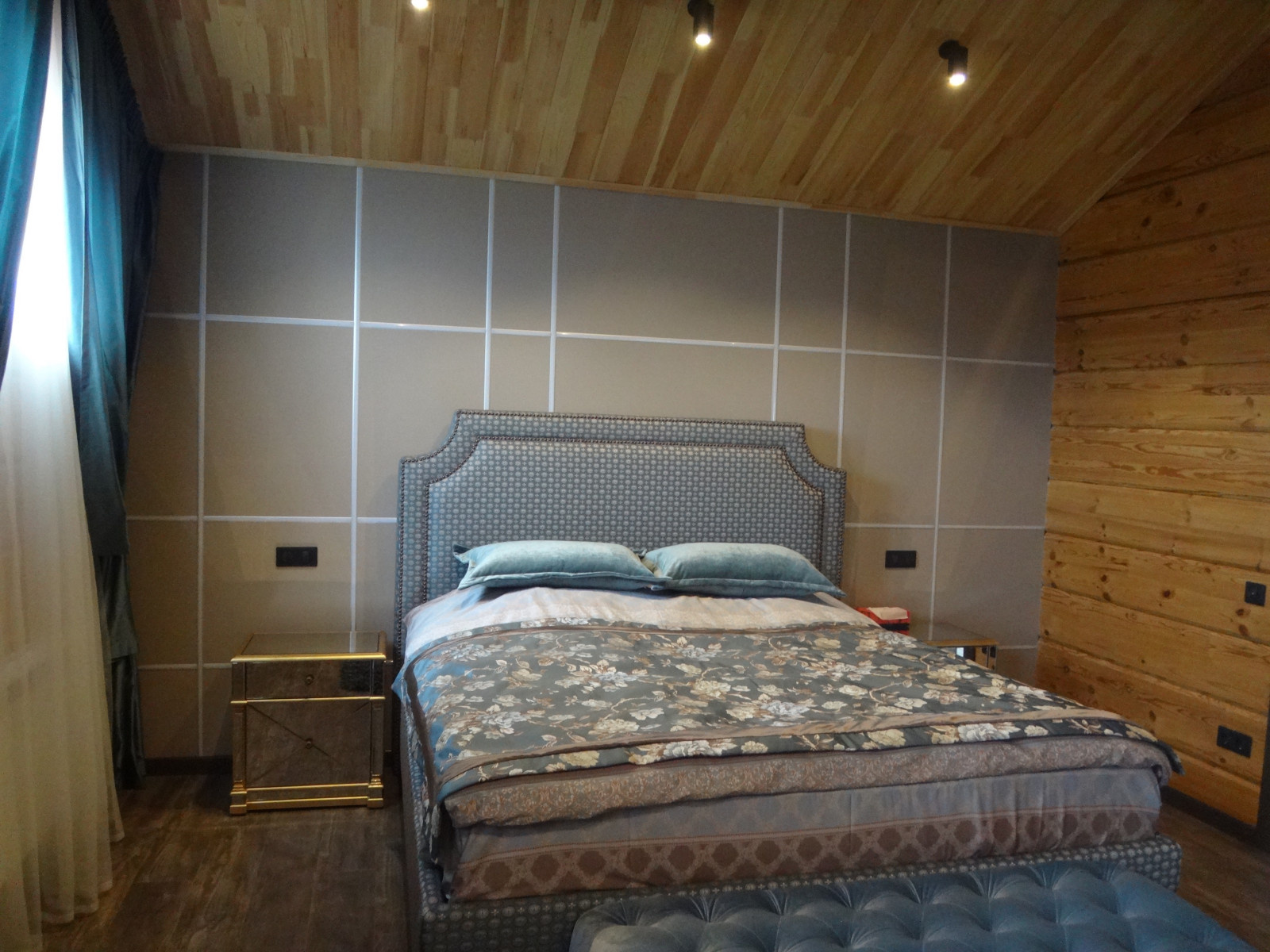 Частный дом из клееного бруса 500 кв.м.  д.Мостовское.