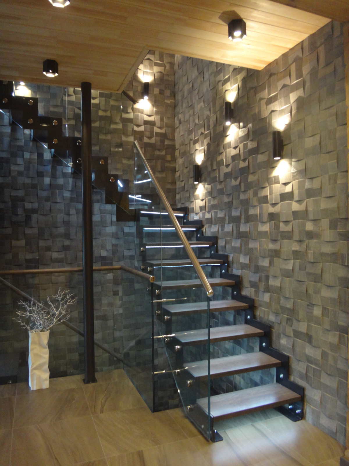 Частный дом из клееного бруса 500 кв.м.  д.Мостовское.