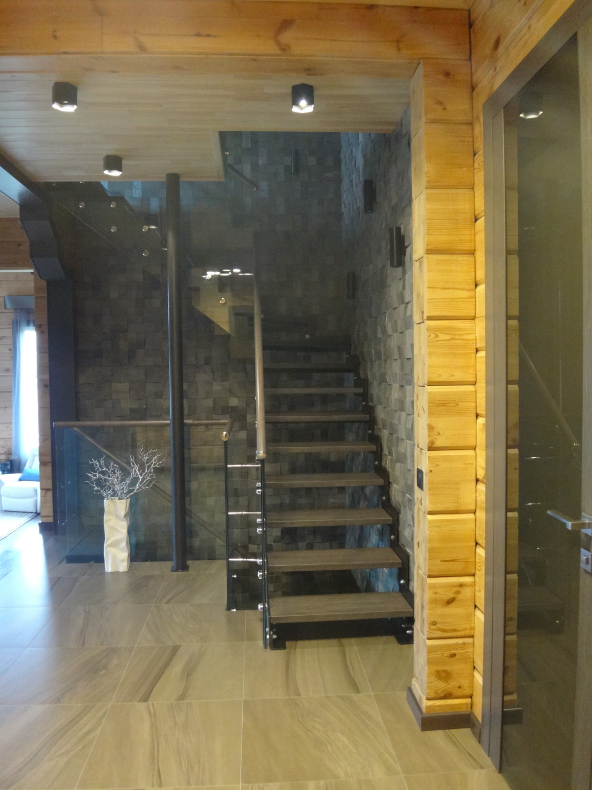 Частный дом из клееного бруса 500 кв.м.  д.Мостовское.