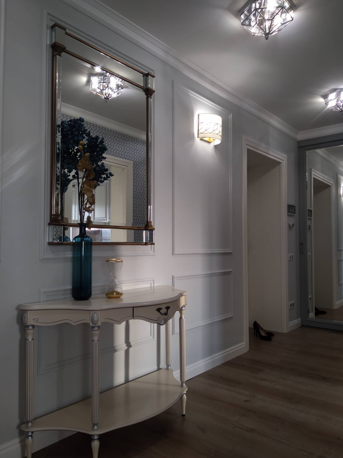 Красивая парадная прихожая