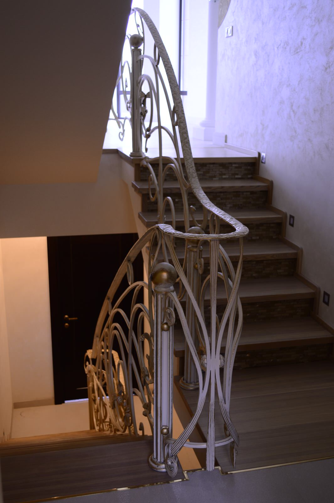 Обложка проекта: Кованые перила в интерьере частного дома