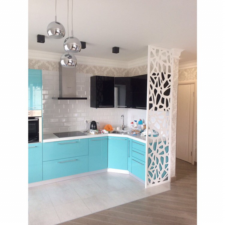 Зонирование резными перегородками