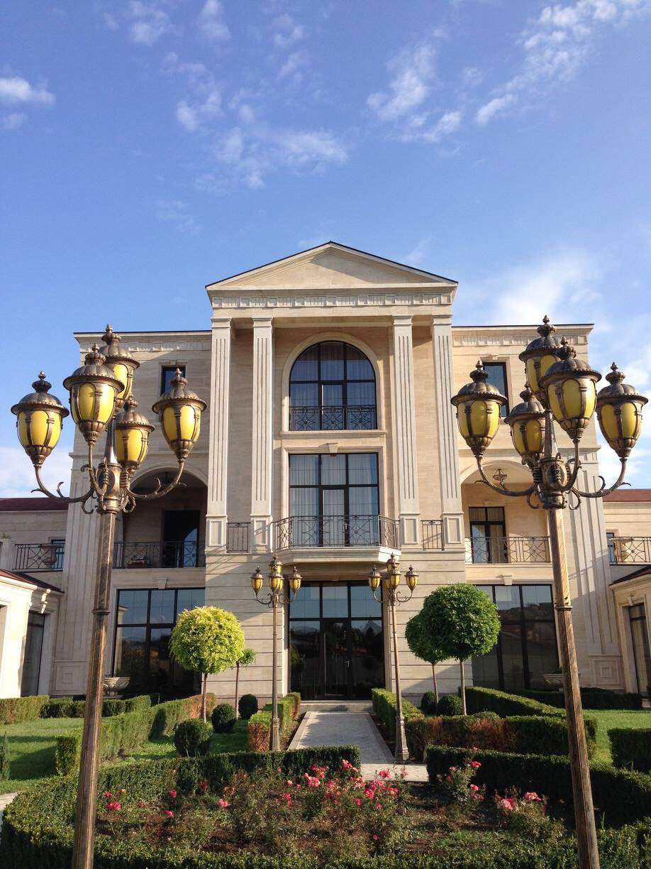 Обложка проекта: Фасад дома из камня мрамор, травертин,гранит и.т