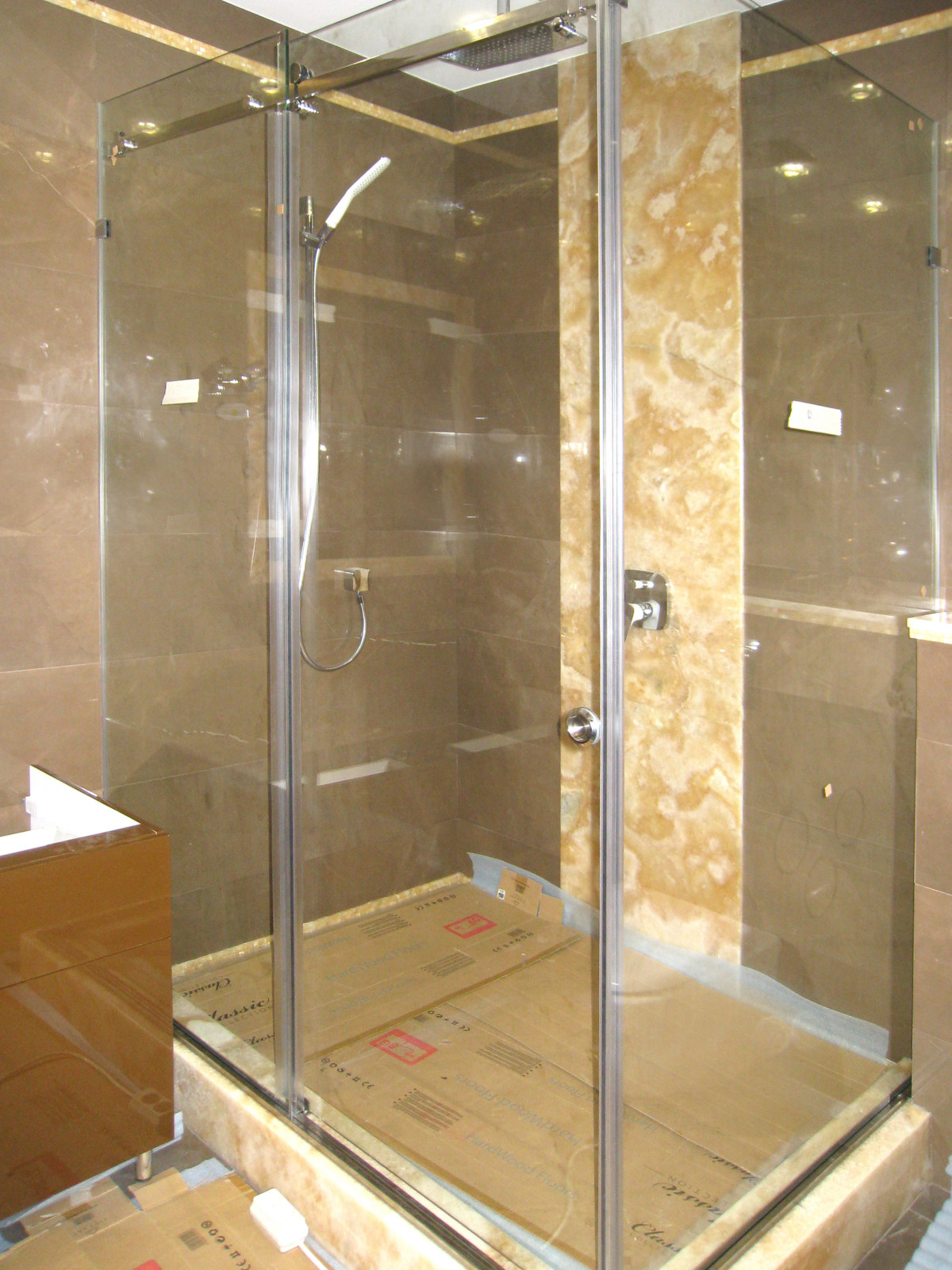 Grand-Steklo / Emist