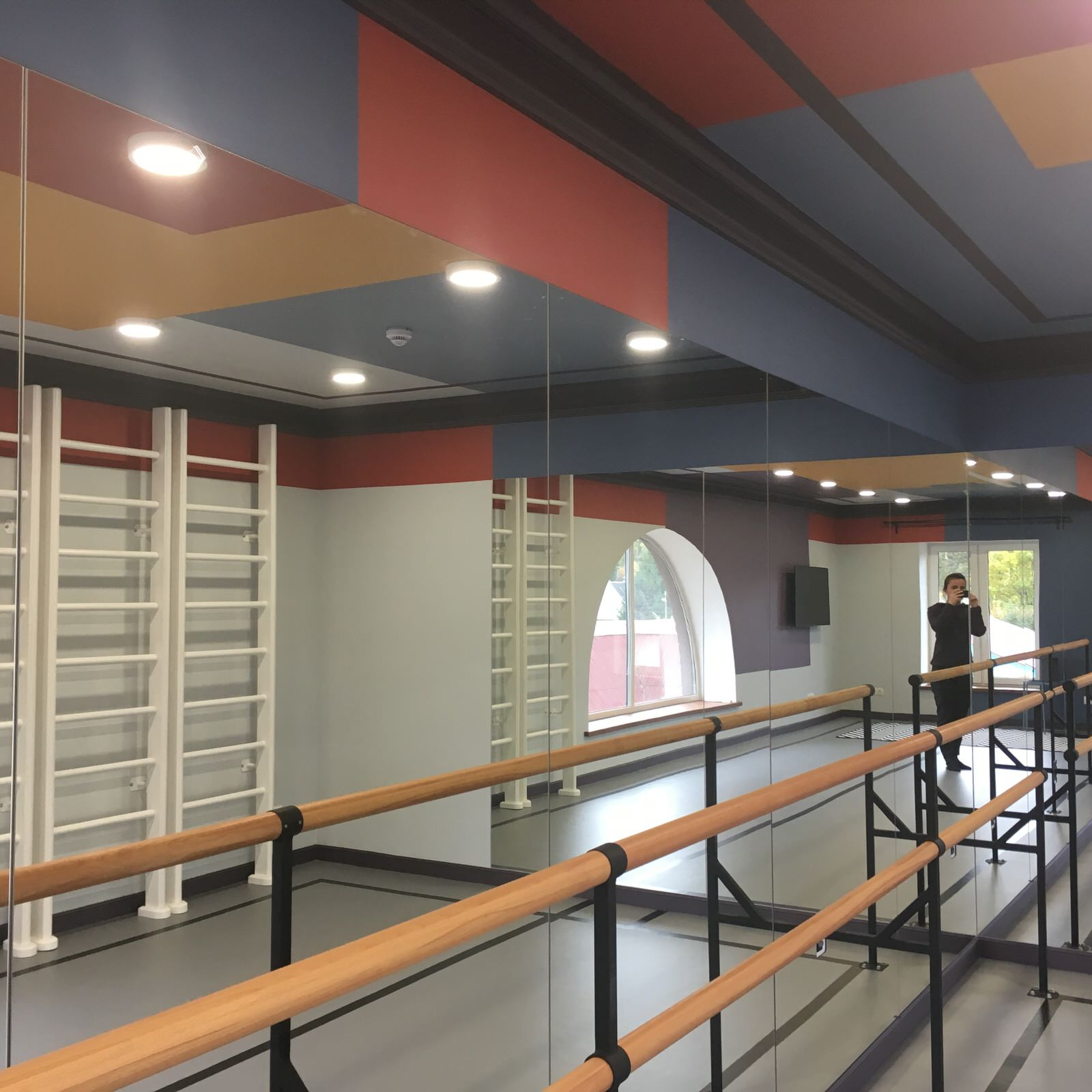 Обложка проекта: Коттедж с танцевальным залом