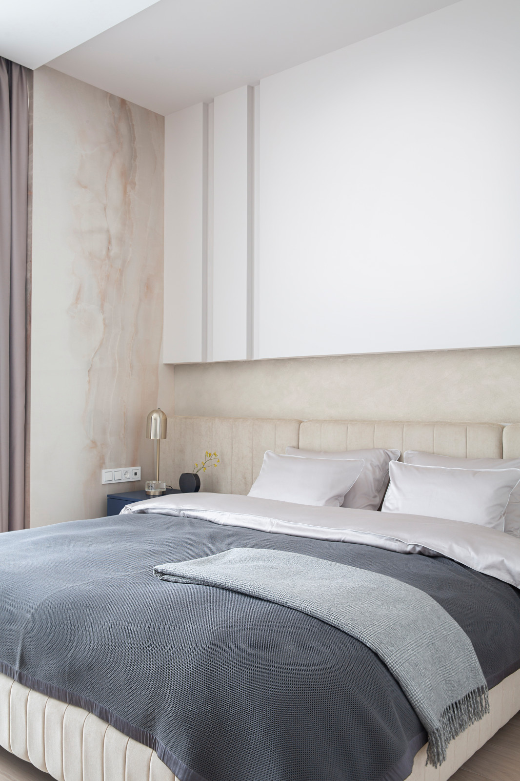 Houzz тур: Воздушный интерьер в глянце и монохроме