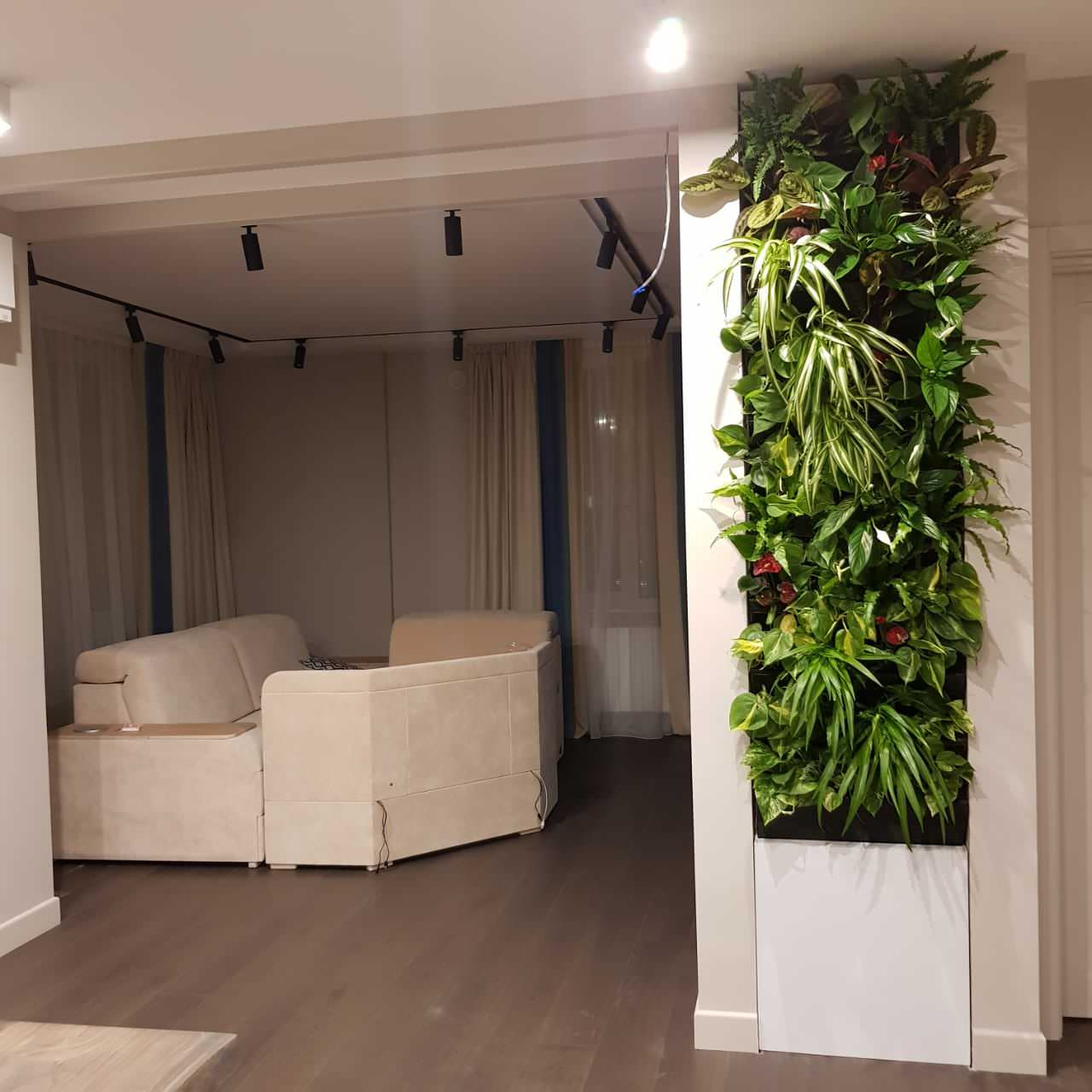 Фитостена в квартире (система полок)