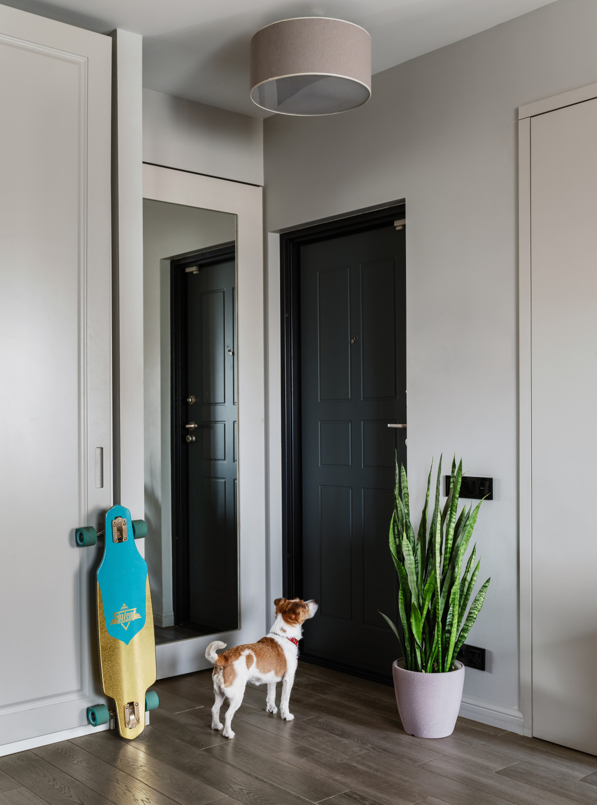 Обложка альбома: цветы на балконе