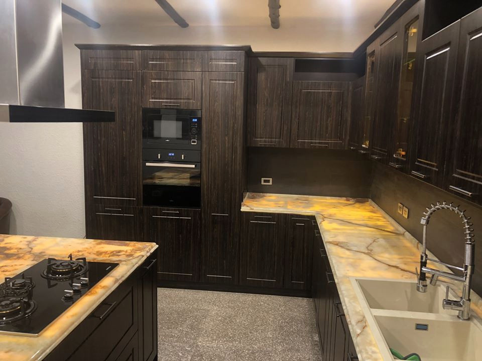 Обложка проекта: Private villa Phoenix Golf Club - Kitchen with natural Onyx marable table-top