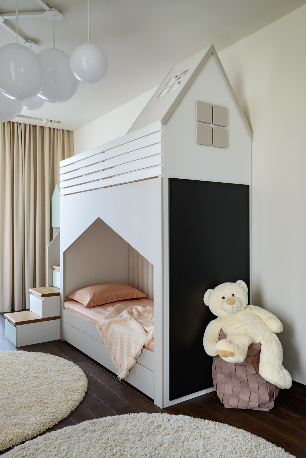 "Выбор лучших"  Трехкомнатная квартира 125 м.кв.