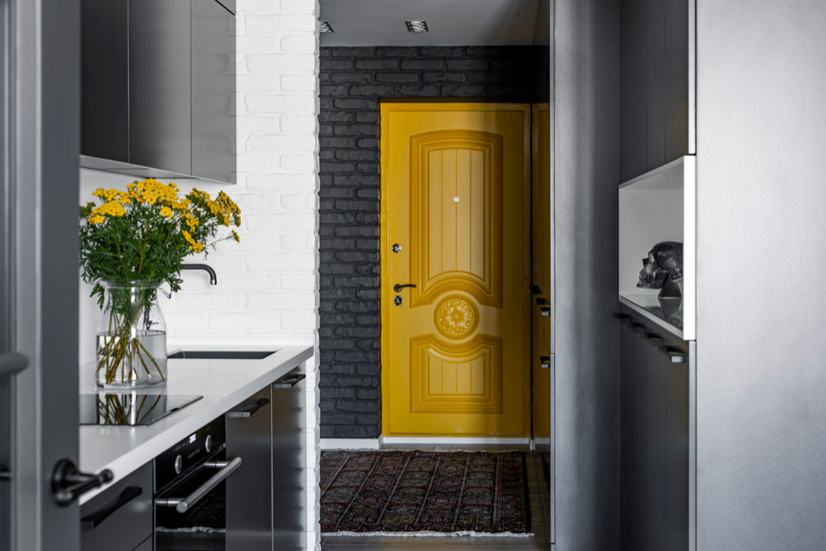 Houzz тур: Квартира в графитовых и жёлтых тонах в Екатеринбурге