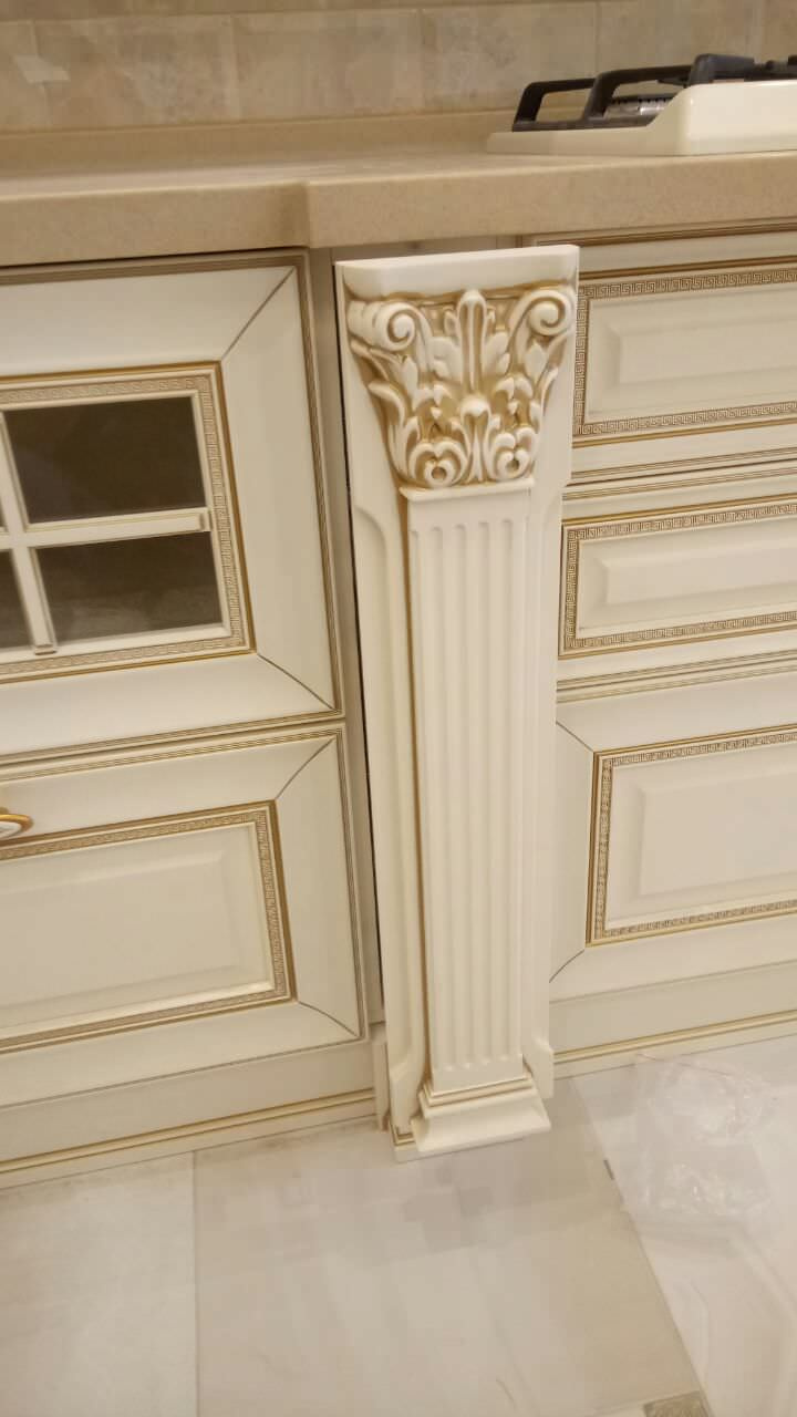 Нике Аворио