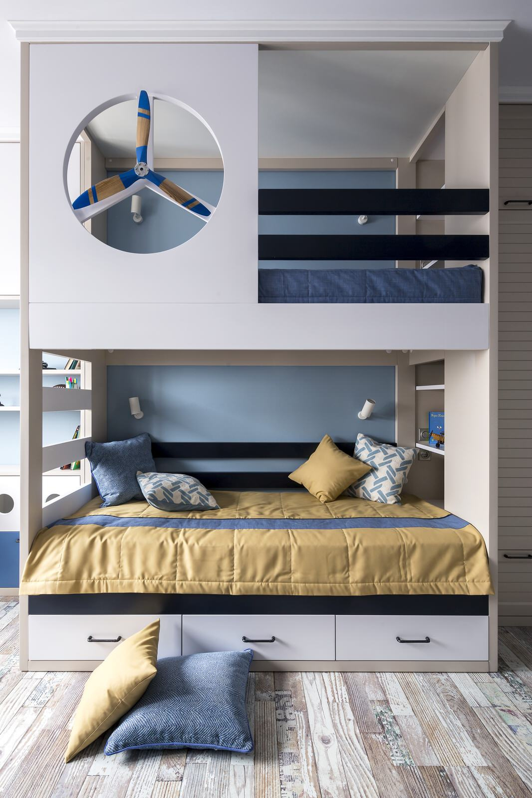 Квартира "Синий агат и яркая охра"