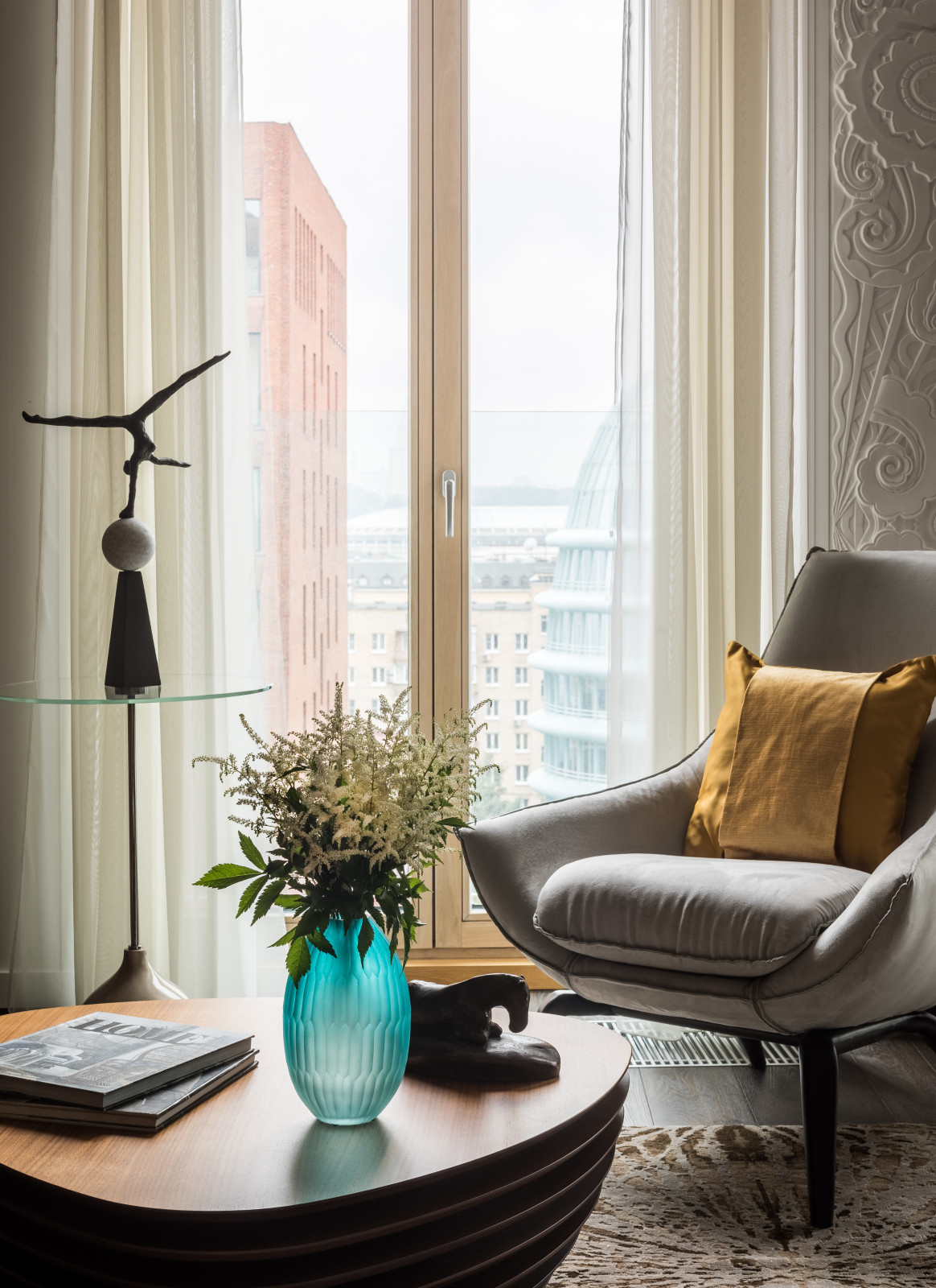 Houzz тур: Интерьер вокруг футуристической кухни