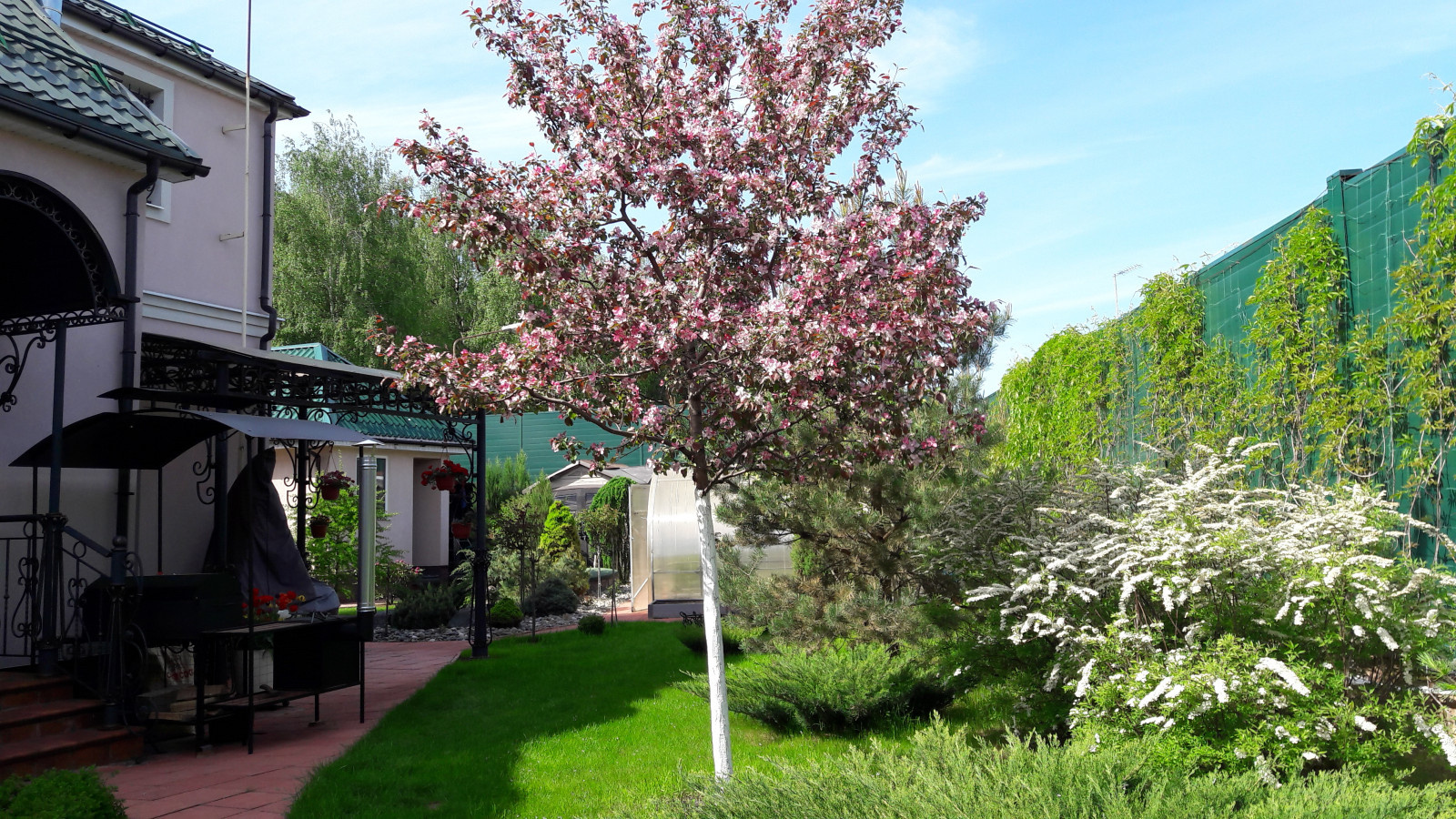 Французский садик в поселке Рыбаки Дмитровское шоссе