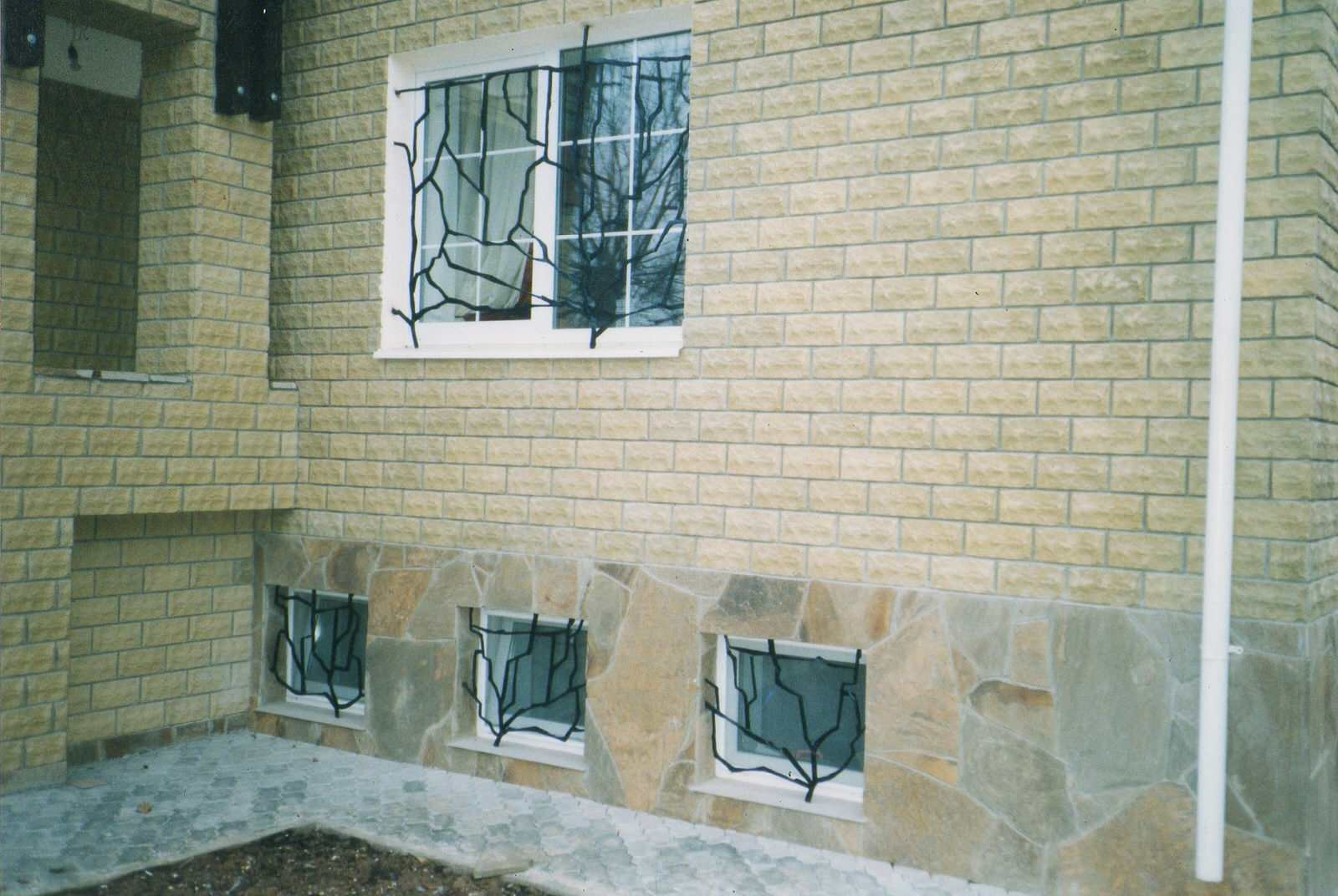 Обложка проекта: Битое стекло или кому как