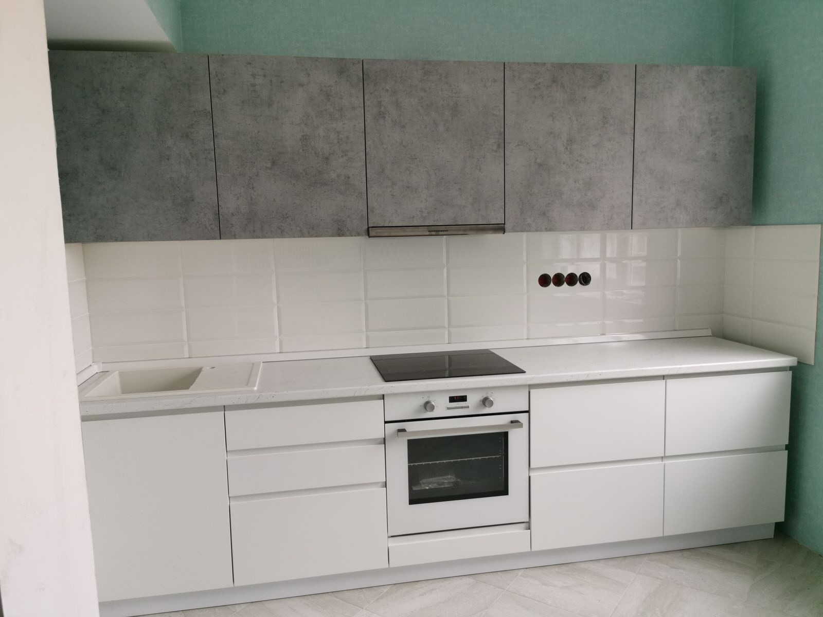 Обложка проекта: Кухня в эмали