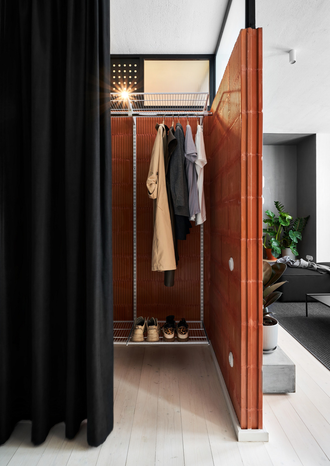 Houzz тур: 32 кв.м — квартира с внутренними окнами