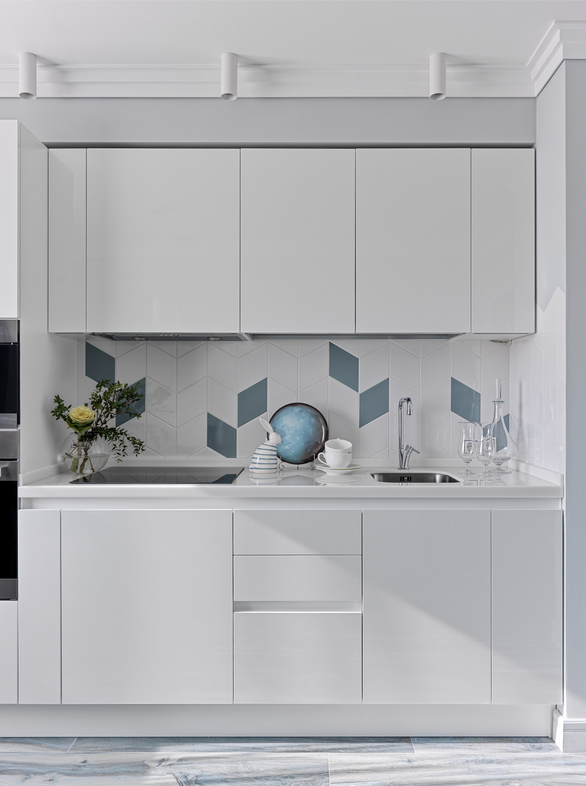 Квартира для сдачи в аренду, белая кухня