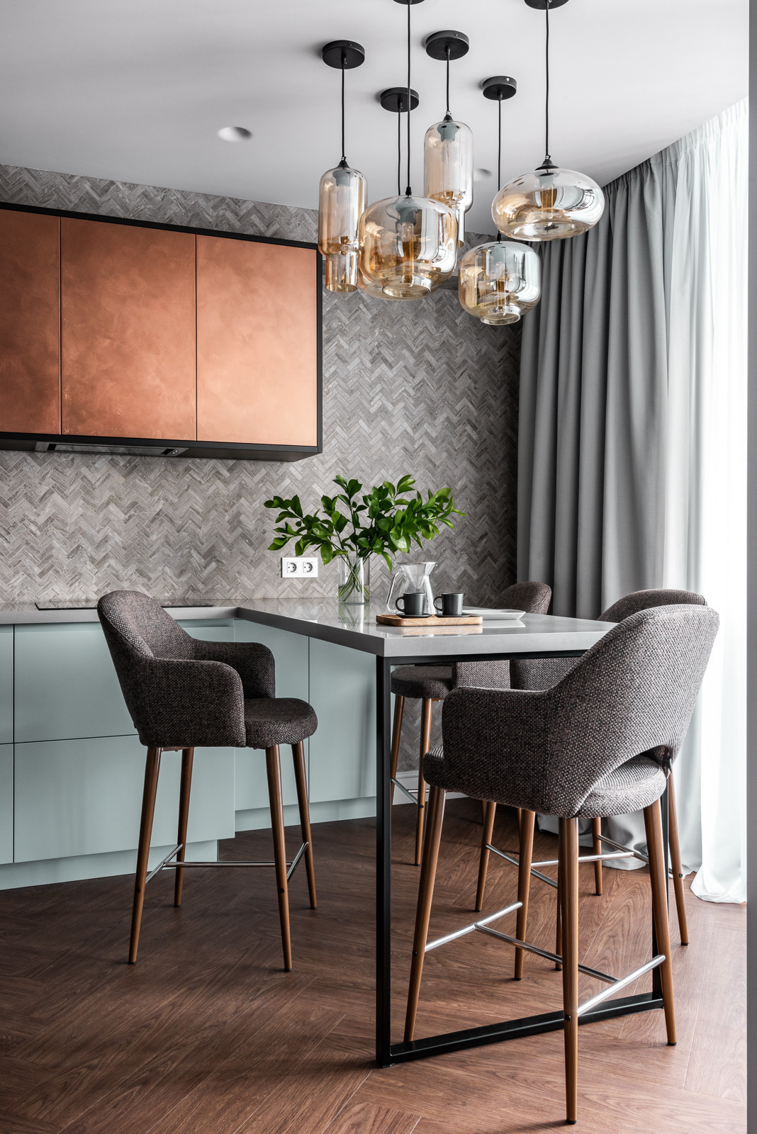 Houzz тур: «Взрослая» и «детская» квартиры по соседству