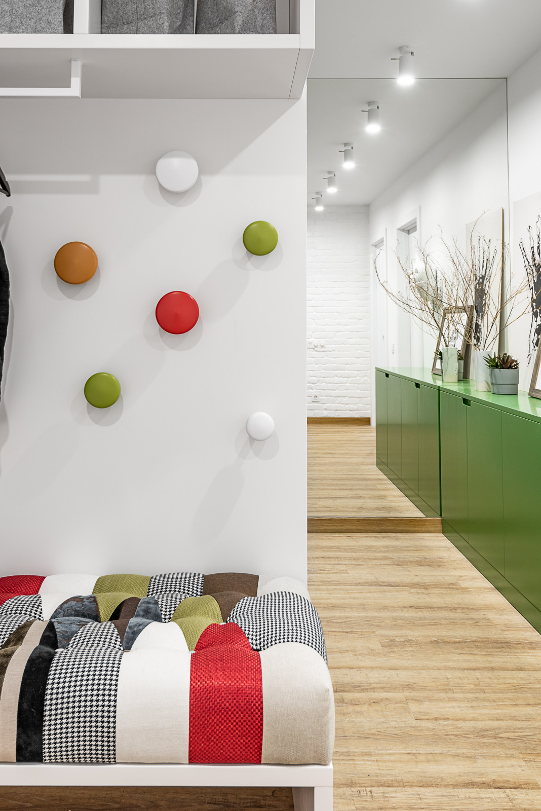 Houzz тур: «Взрослая» и «детская» квартиры по соседству