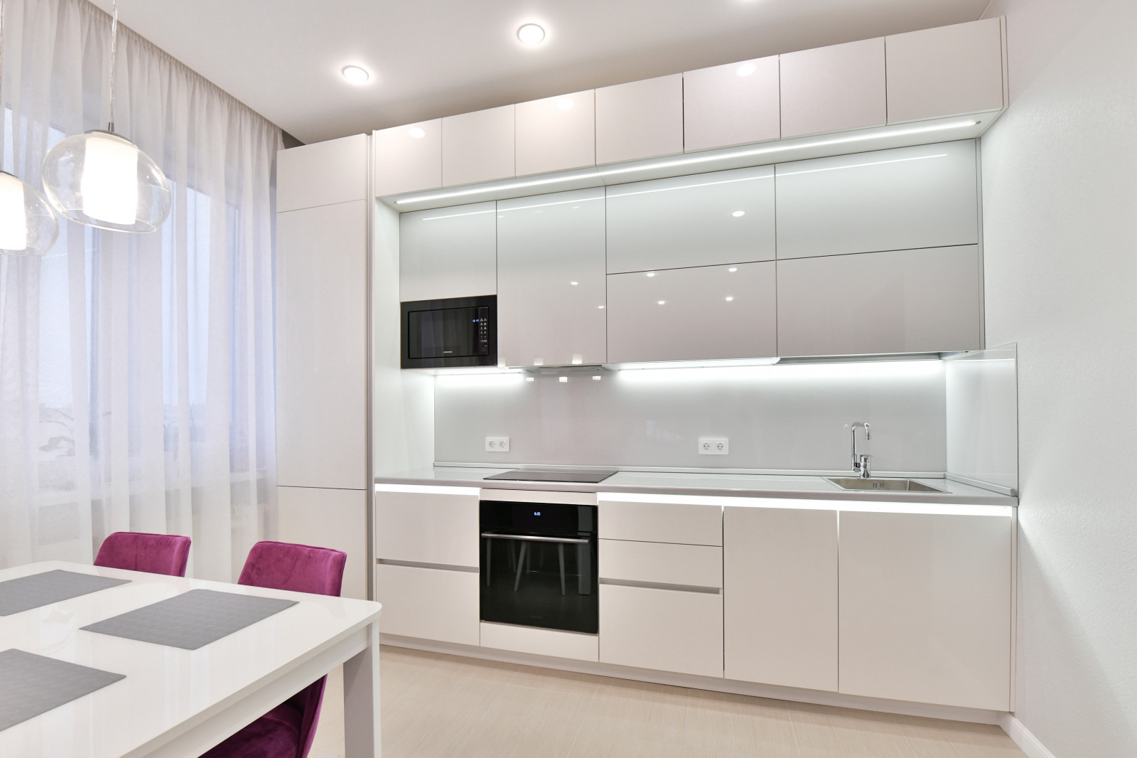 Глянцевая кухня модерн