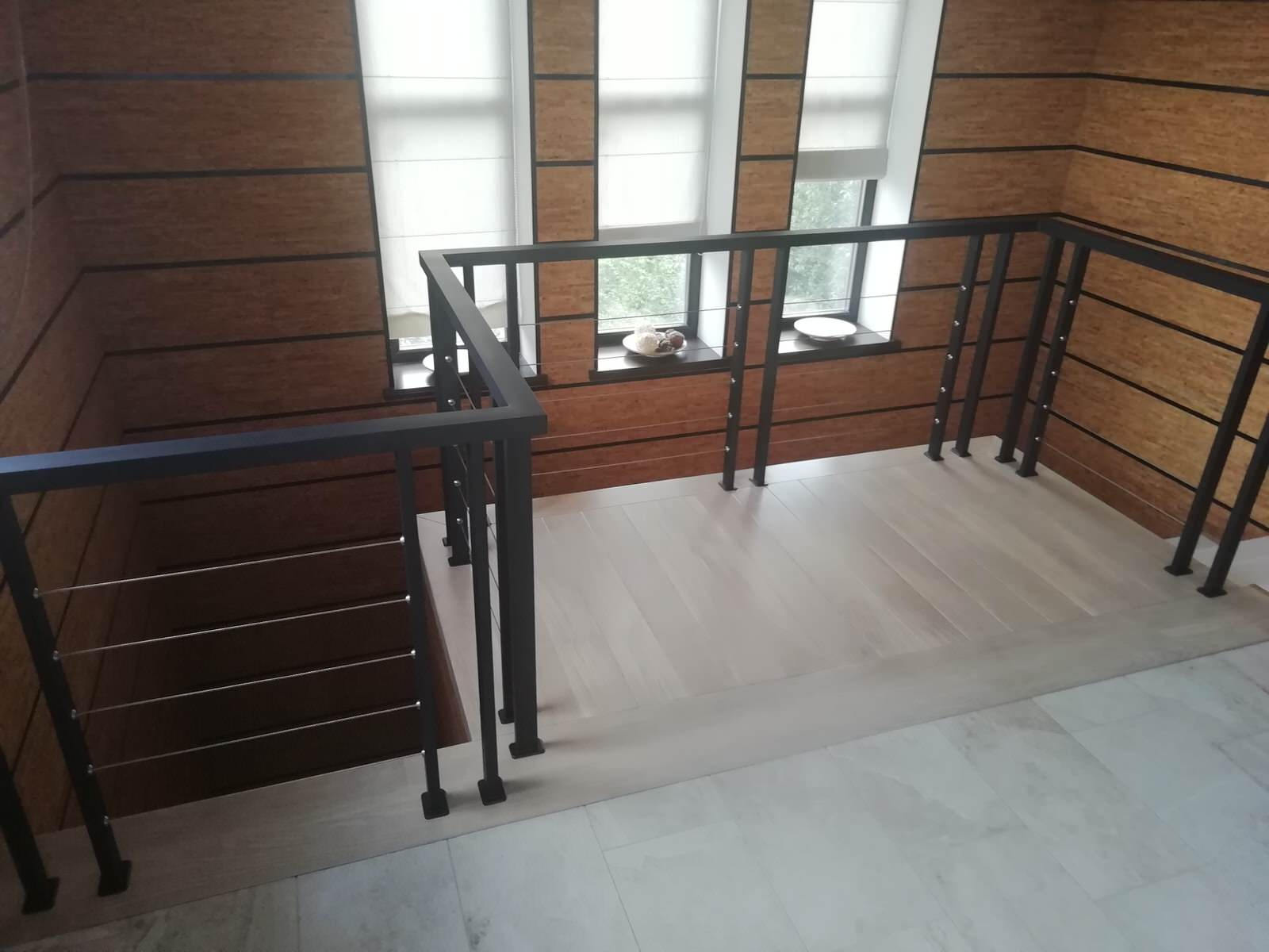 Обложка проекта: лестница беленый дуб с подсветкой