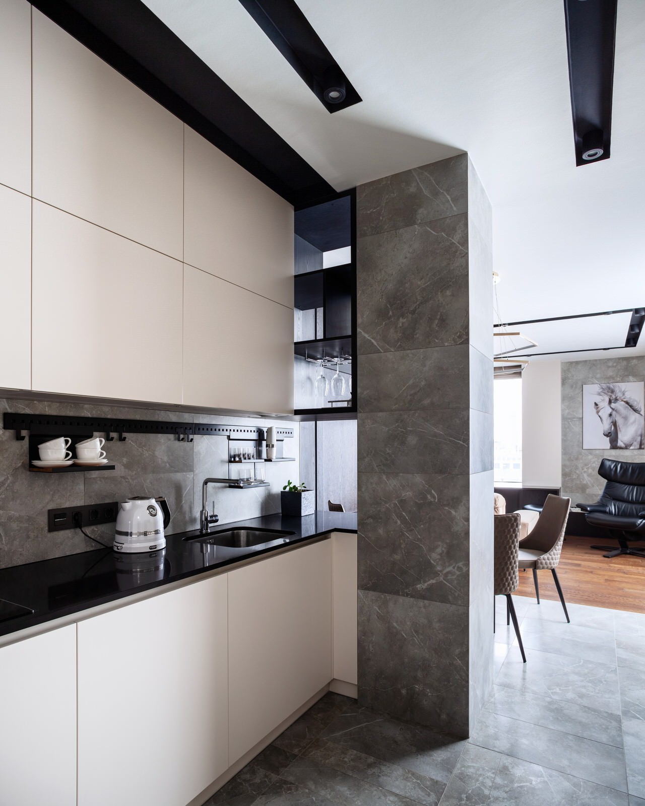 Интерьер квартиры R18-R19 в комплексе апартаментов Radius Central House