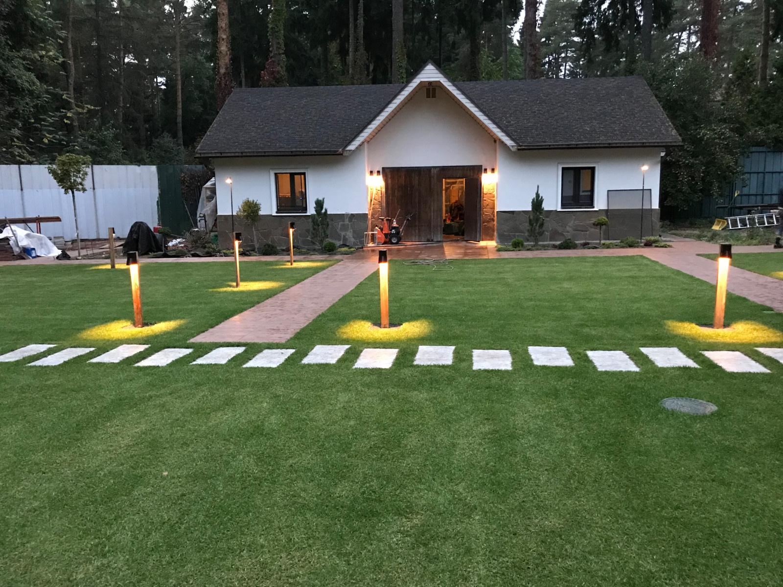 Участок в регулярном стиле